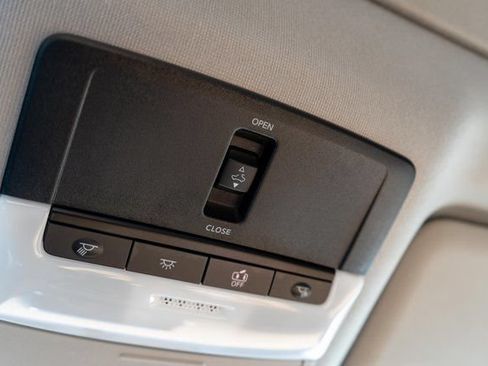 Certified 2024 Nissan Sentra SV w/ SV Premium Package FWD image 35