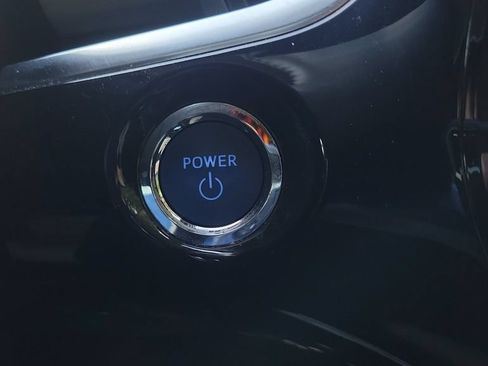 Used 2022 Toyota Prius Limited FWD image 27