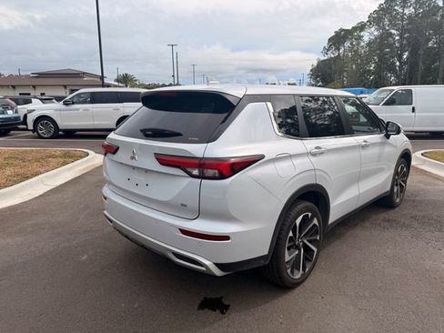 Used 2024 Mitsubishi Outlander AWD image 20