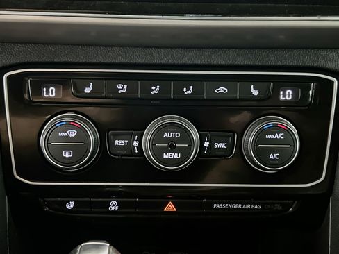 Used 2019 Volkswagen Atlas SEL FWD image 12