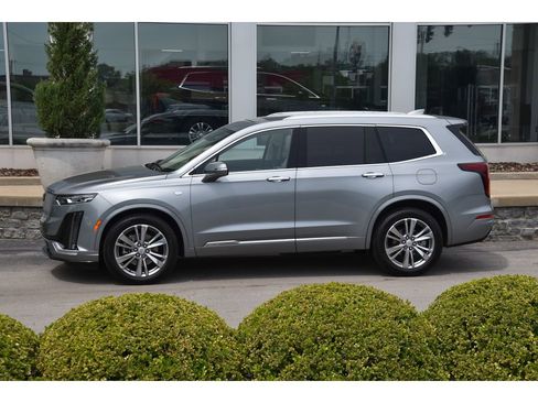 Used 2024 Cadillac XT6 Premium Luxury FWD image 7