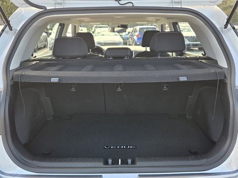 Certified 2025 Hyundai Venue SEL image 15