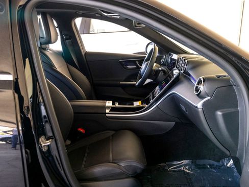 Used 2025 Mercedes-Benz C 300 Sedan image 23