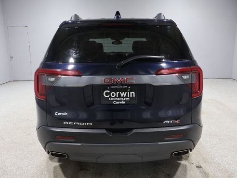 Used 2023 GMC Acadia SLT w/ Preferred Package image 3