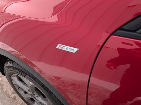 Used 2025 Ford Escape ST-Line image 8