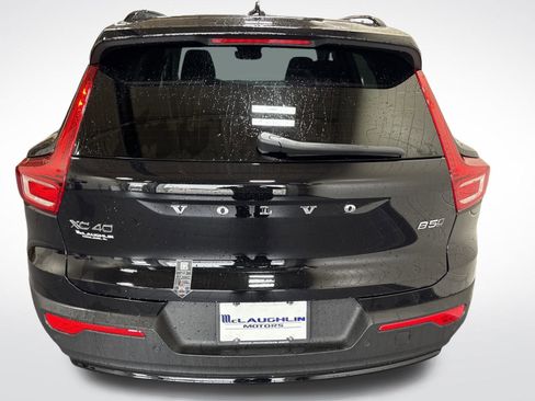 New 2025 Volvo XC40 B5 Plus w/ Protection Package Premier image 4
