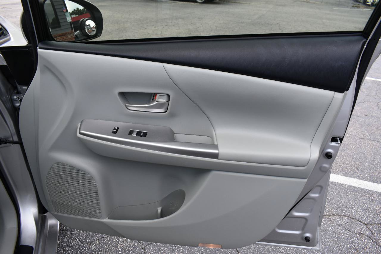 Used 2012 Toyota Prius V Five FWD image 40