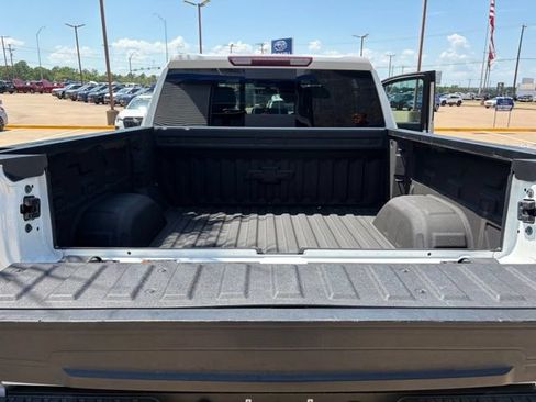 Used 2021 Chevrolet Silverado 1500 LTZ AWD/4WD image 23