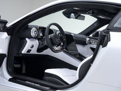 Used 2026 Mercedes-Benz AMG GT 63 image 2