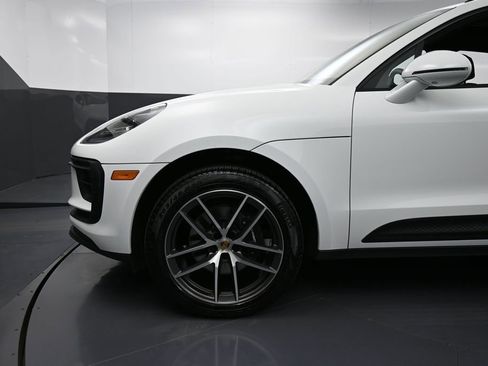 Used 2025 Porsche Macan AWD/4WD image 12
