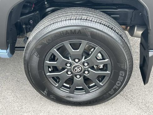 Used 2025 Toyota 4Runner SR5 AWD/4WD image 16