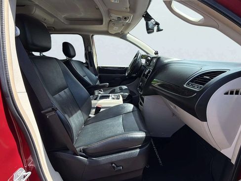 Used 2015 Chrysler Town & Country Touring-L w/ Driver Convenience Group FWD image 20