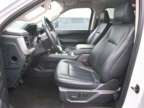 Used 2024 Ford Expedition XLT RWD image 18
