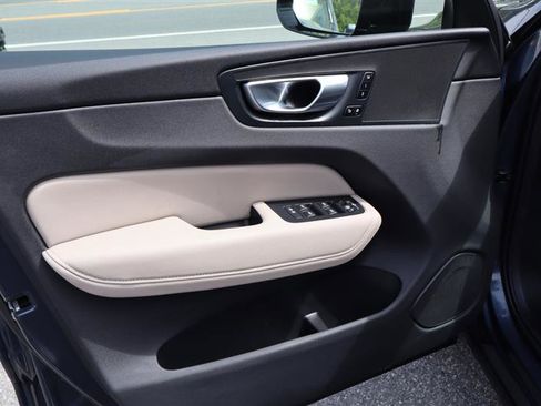 Used 2026 Volvo XC60 B5 Plus image 8