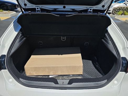 New 2026 MAZDA MAZDA3 Hatchback w/Premium Plus Pkg image 11