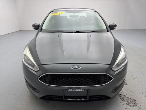 Used 2017 Ford Focus SE image 4