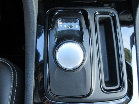 Used 2023 Chrysler 300 S w/ Comfort Group RWD image 24