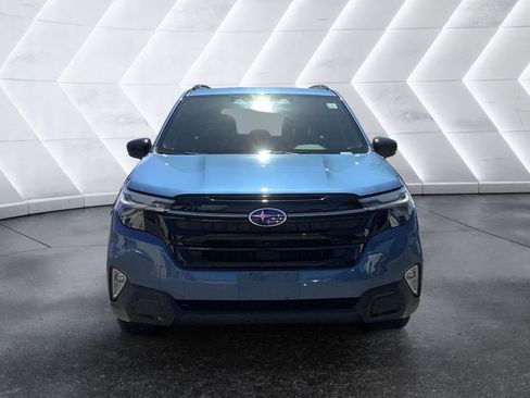 Used 2025 Subaru Forester Touring AWD/4WD image 2
