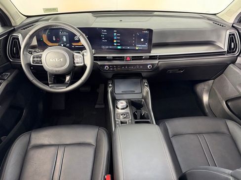 Used 2025 Kia Sorento EX AWD/4WD image 13