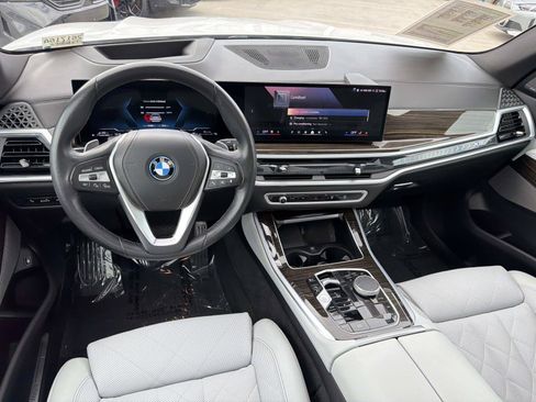 Used 2024 BMW X5 xDrive50e w/ Premium Package AWD/4WD image 7