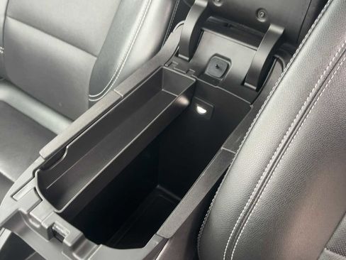 Used 2024 GMC Terrain SLT AWD/4WD image 23