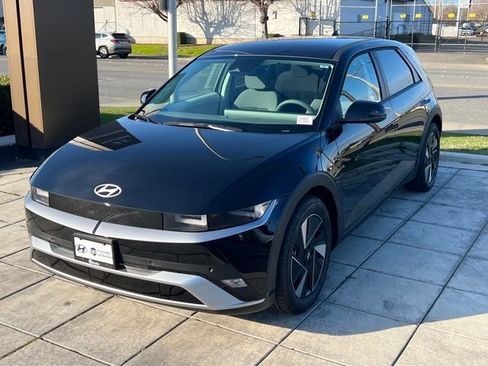 New 2026 Hyundai Ioniq 5 SE image 4