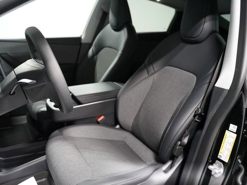 Used 2026 Tesla Model Y 2WD image 23