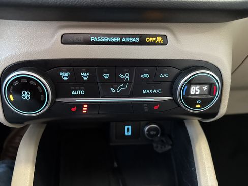 Used 2020 Ford Escape SE Sport image 24