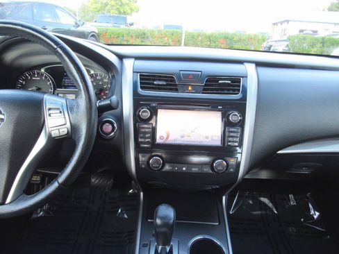 Used 2014 Nissan Altima 2.5 SL w/ Technology Package FWD image 25