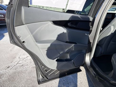 Certified 2023 Lincoln Nautilus Reserve w/ Monochromatic Package image 12