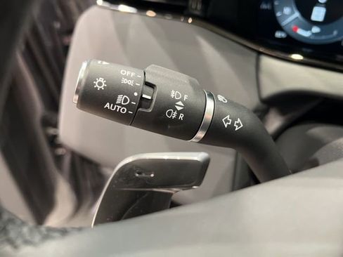 Used 2025 Land Rover Range Rover Evoque S image 32