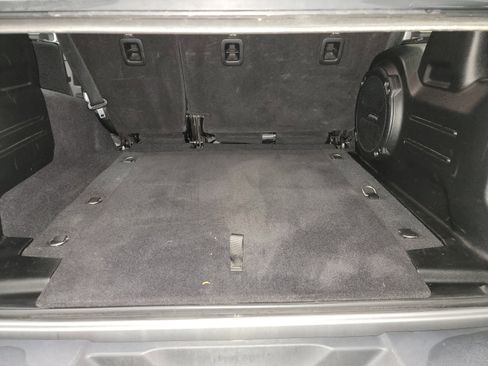 Used 2018 Jeep Wrangler Unlimited Sahara image 26