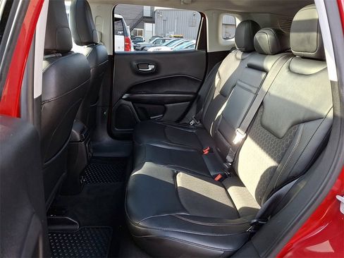 Used 2018 Jeep Compass Latitude w/ Popular Equipment Group image 10