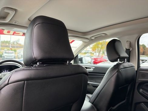 Used 2022 Ford Edge Titanium image 38