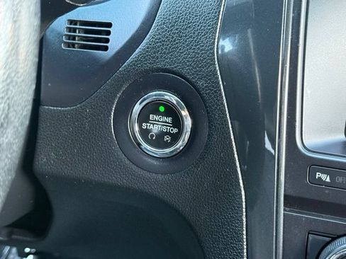 Used 2016 Ford Explorer XLT w/ Equipment Group 202A AWD/4WD image 30