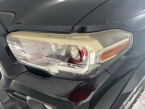 Used 2017 Toyota Tacoma SR5 w/ Tow Package AWD/4WD image 35
