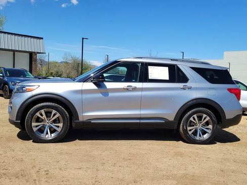 Used 2020 Ford Explorer Platinum w/ Premium Technology Package AWD/4WD image 2
