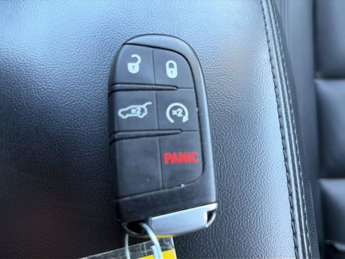 Used 2019 Jeep Grand Cherokee Limited AWD/4WD image 30