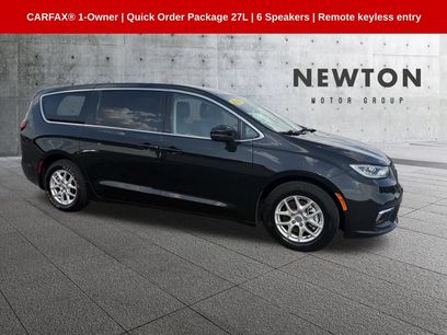 Used 2023 Chrysler Pacifica Touring-L
