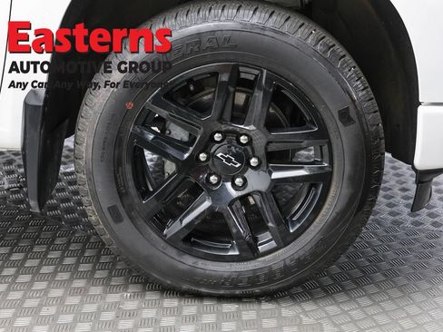 Used 2024 Chevrolet Silverado 1500 Custom w/ LPO, Dark Essentials Package AWD/4WD image 31