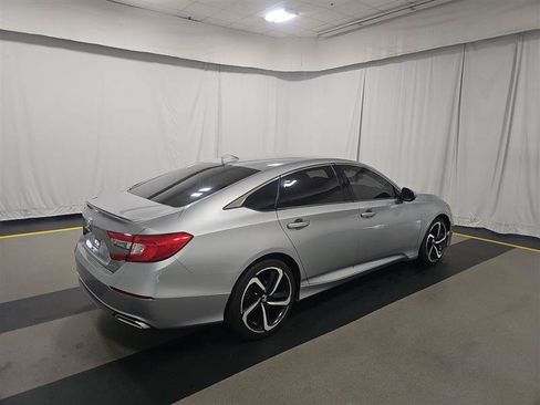 Used 2018 Honda Accord Sport image 6