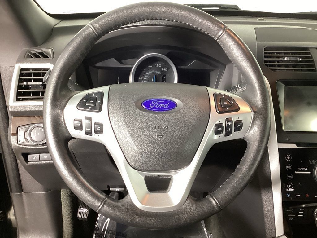 Used 2015 Ford Explorer Limited w/ Equipment Group 302A AWD/4WD image 15