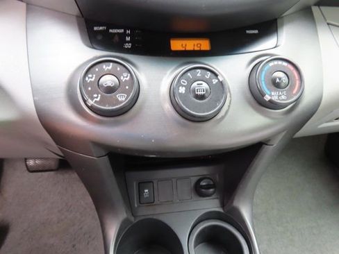 Used 2011 Toyota RAV4 4WD w/ Upgrade Value Pkg image 22
