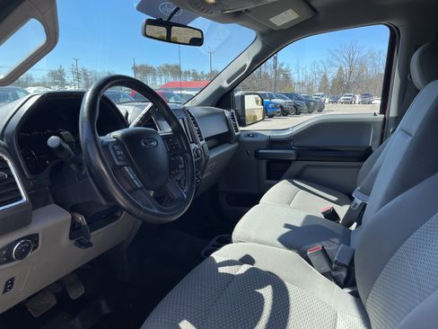 Used 2015 Ford F150 XLT w/ Equipment Group 302A Luxury AWD/4WD image 11