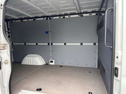 Used 2023 Mercedes-Benz Sprinter 2500 image 19