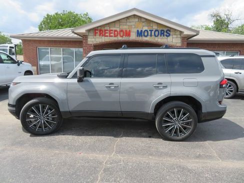 Used 2026 Lexus GX 550 w/ Accessory Package (2T) AWD/4WD image 8