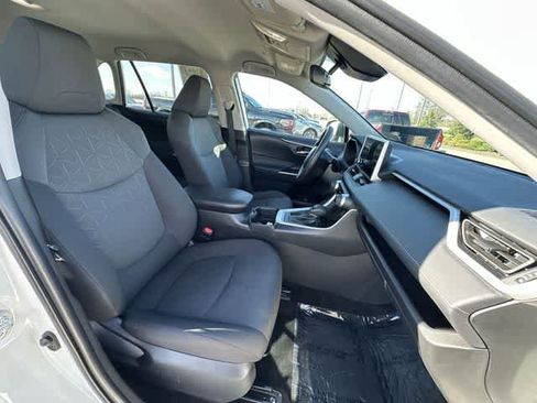 Used 2023 Toyota RAV4 XLE image 19
