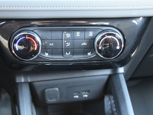 Used 2024 Chevrolet TrailBlazer ACTIV w/ Driver Confidence Package image 20