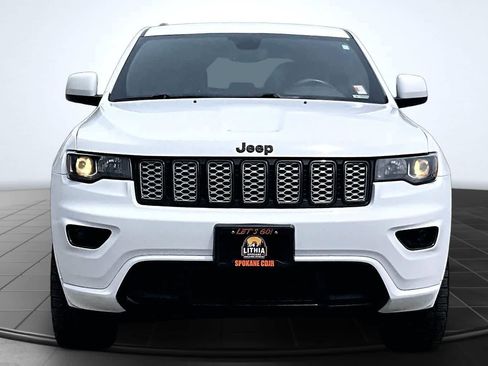 Used 2020 Jeep Grand Cherokee Altitude AWD/4WD image 6