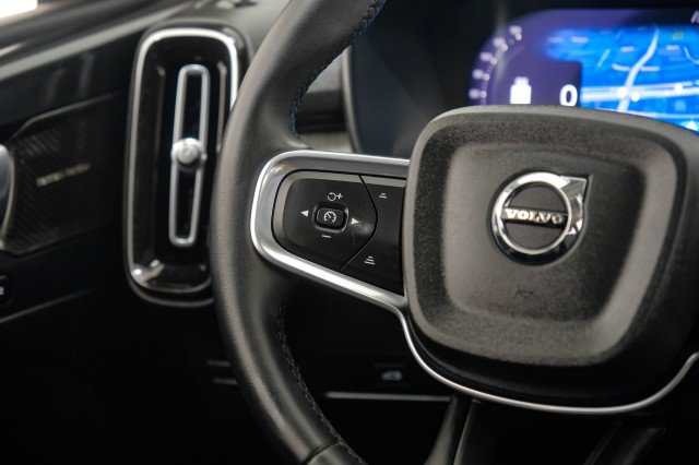 Used 2023 Volvo XC40 B5 Ultimate w/ Protection Package Premier AWD/4WD image 16